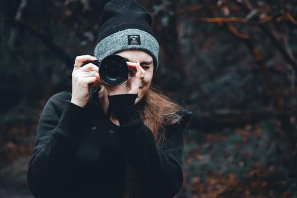 MY FRIEND TAKING PHOTOS OF ME WHILE I DO PHOTOS OF HER 